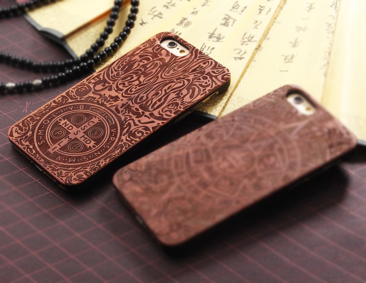 Vade Retro Satana iPhone Case Fuchsia Molly