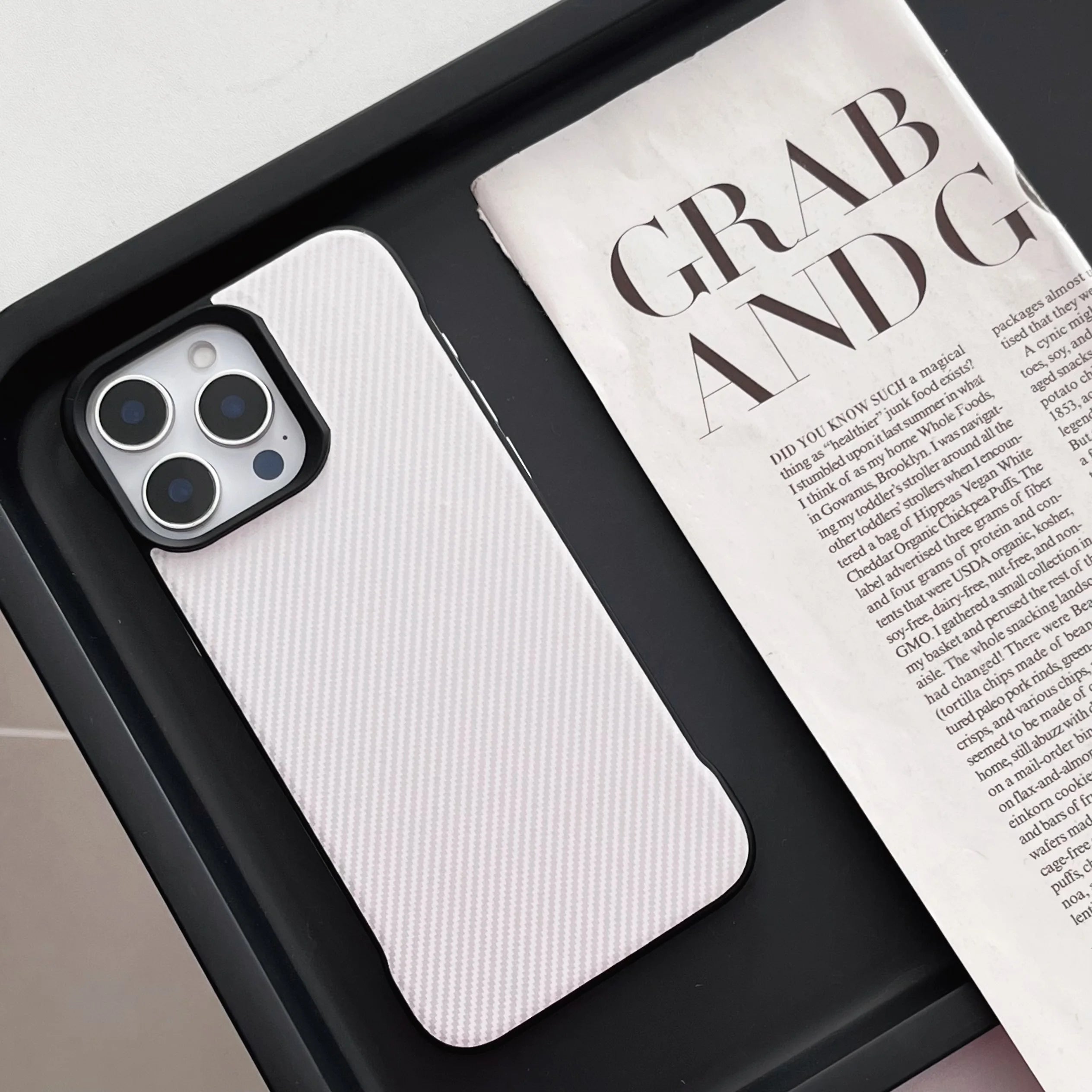 High Quality Frameless Carbon Fiber Texture Cell Phone Case for iPhone 16 15 Pro Max Plus Hrad PC Protective Back Cover Goodie Bag